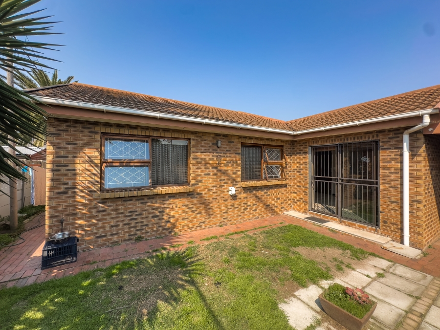 3 Bedroom Property for Sale in Protea Heights Western Cape